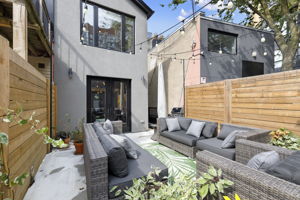 111 Walnut Ave, Toronto, ON M5V 2S1, Canada Photo 44