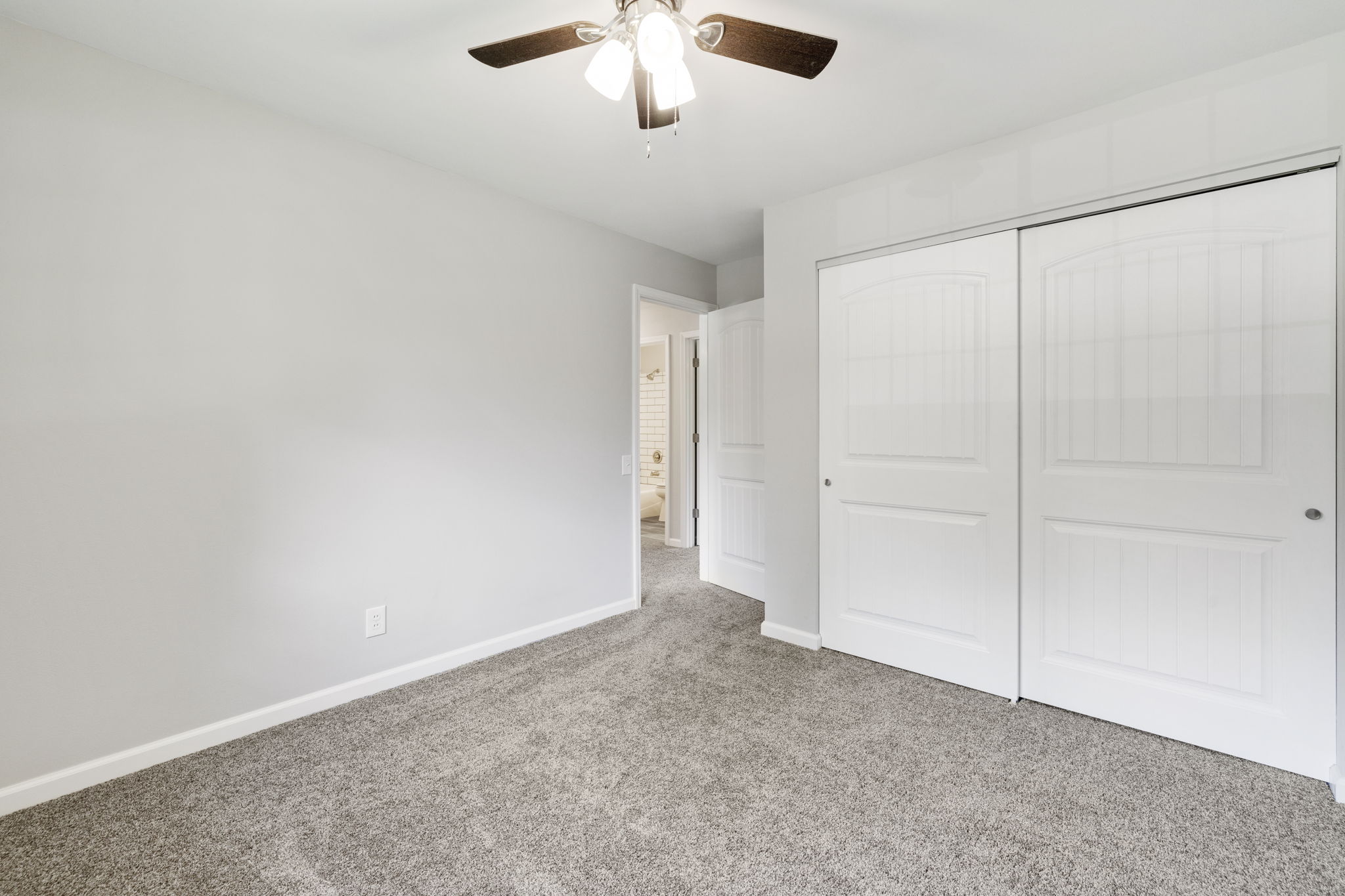 12921 Bellerive Estates Dr, Creve Coeur, MO 63141 Studio 724 Photography