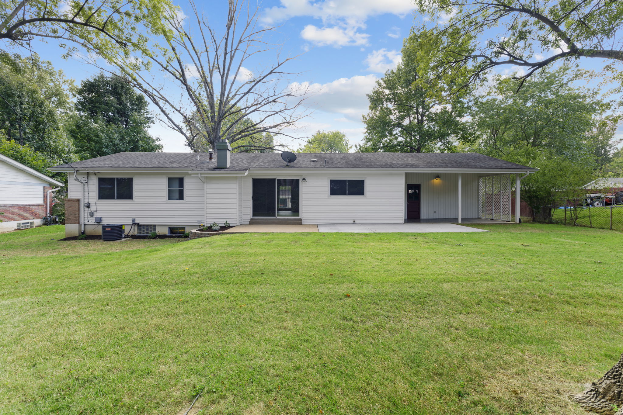 12921 Bellerive Estates Dr, Creve Coeur, MO 63141 Studio 724 Photography