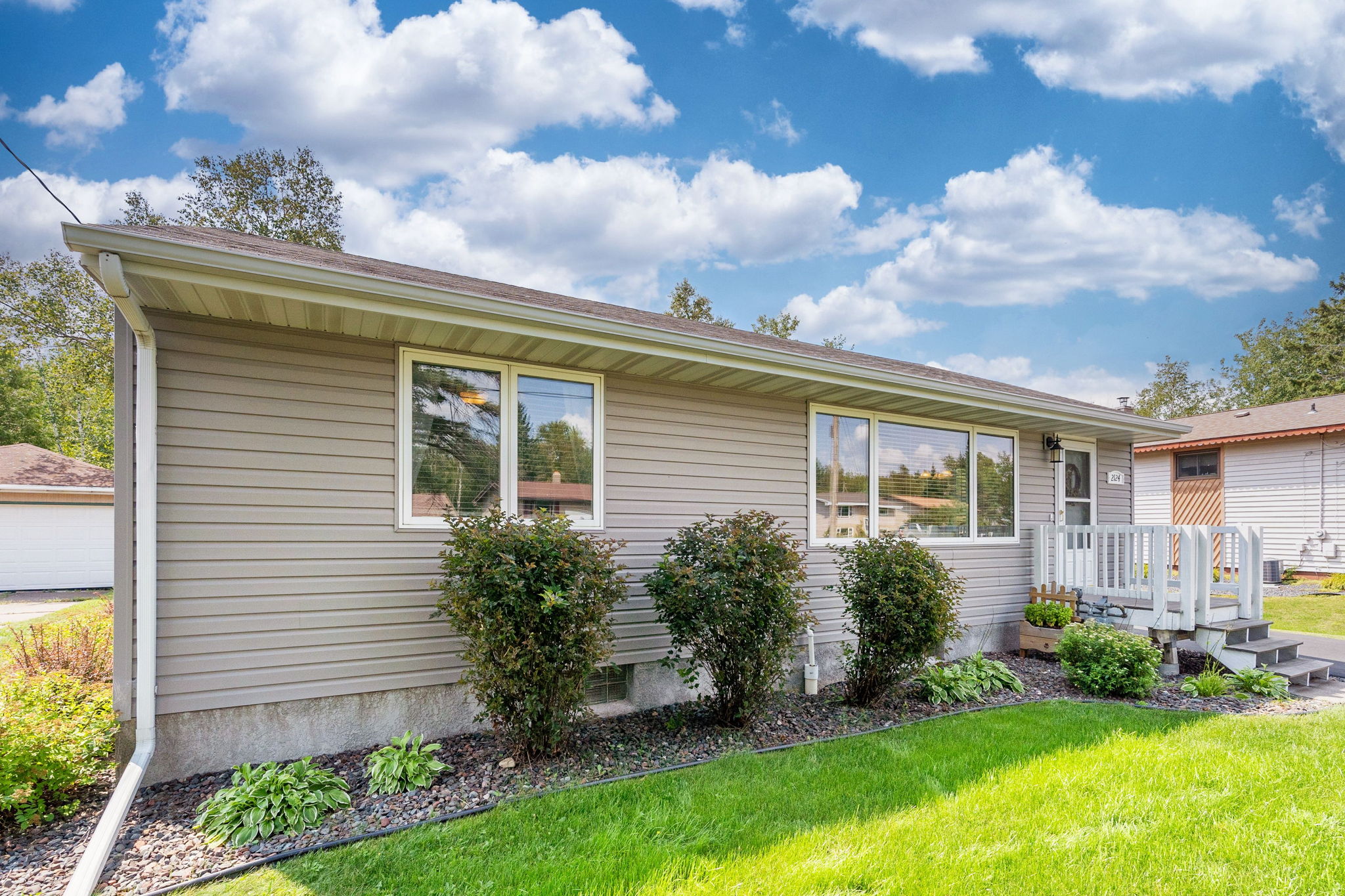 2124 Hutchinson Rd, Duluth, MN 55811 Duluth Visuals