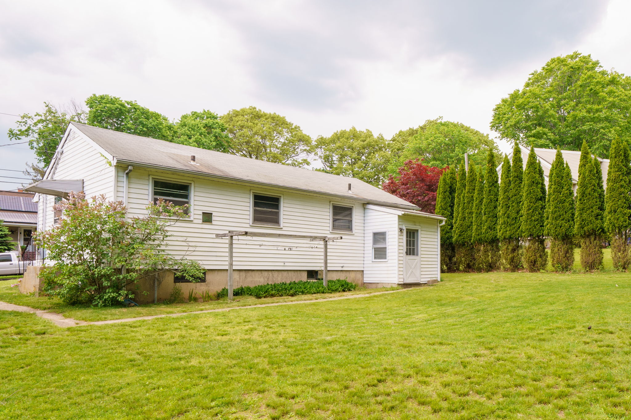 25 Hillside St, Meriden, CT 06451, US Photo 4