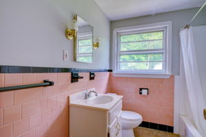 25 Hillside St, Meriden, CT 06451, US Photo 19