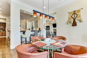 Breakfast Bar & Casual Dining