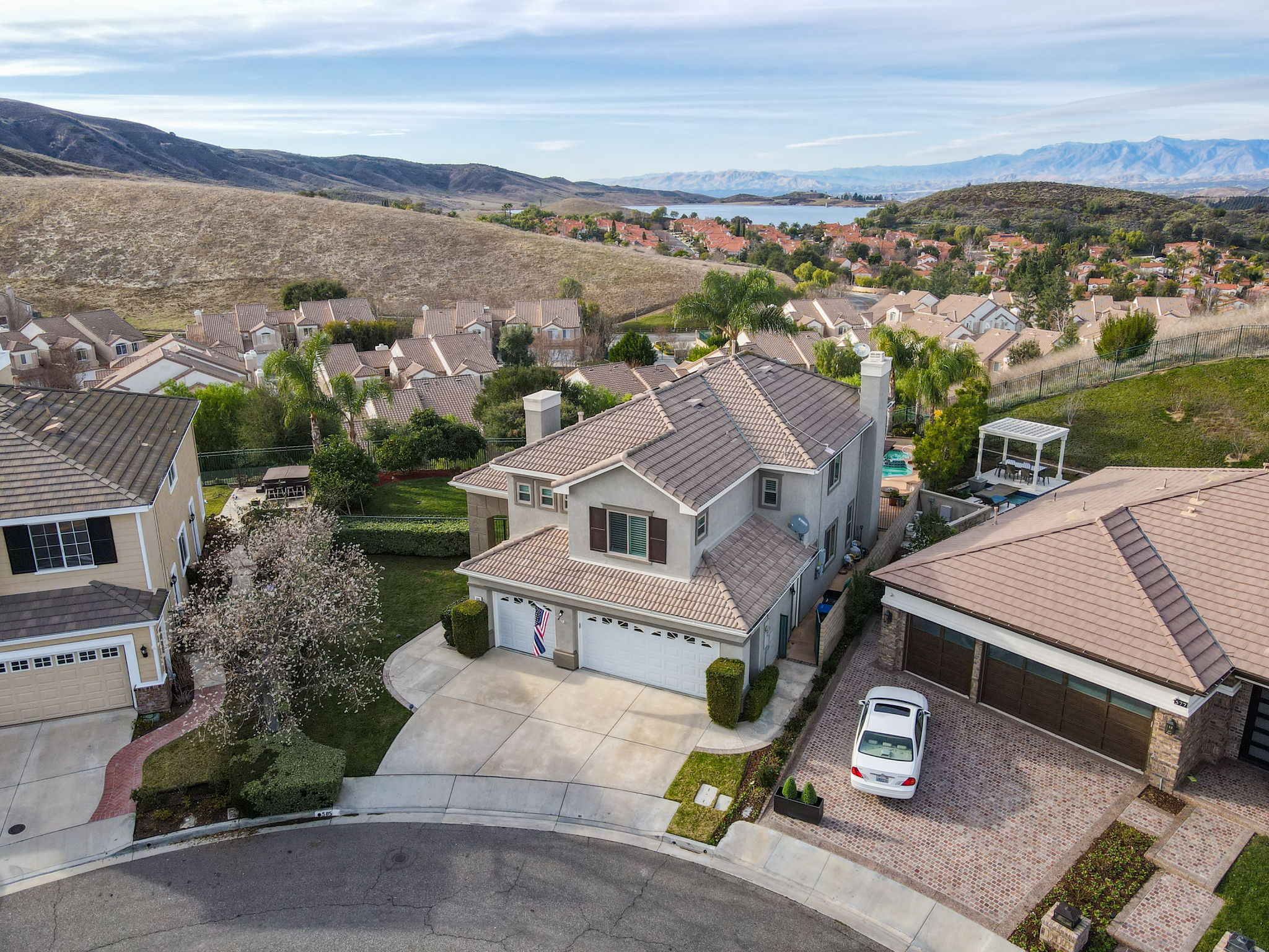 585 Blue Sky Cir, Simi Valley, CA 93065, US Photo 6
