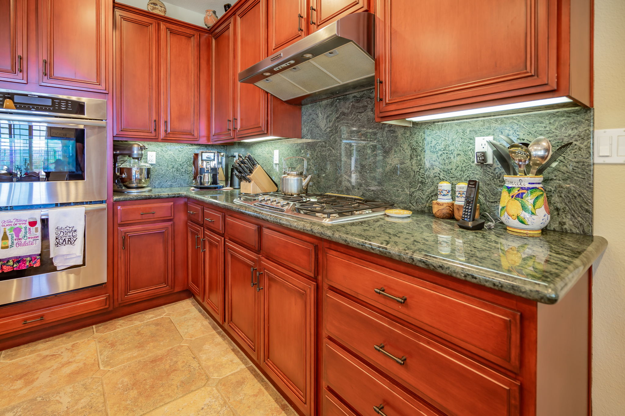 585 Blue Sky Cir, Simi Valley, CA 93065, US Photo 25
