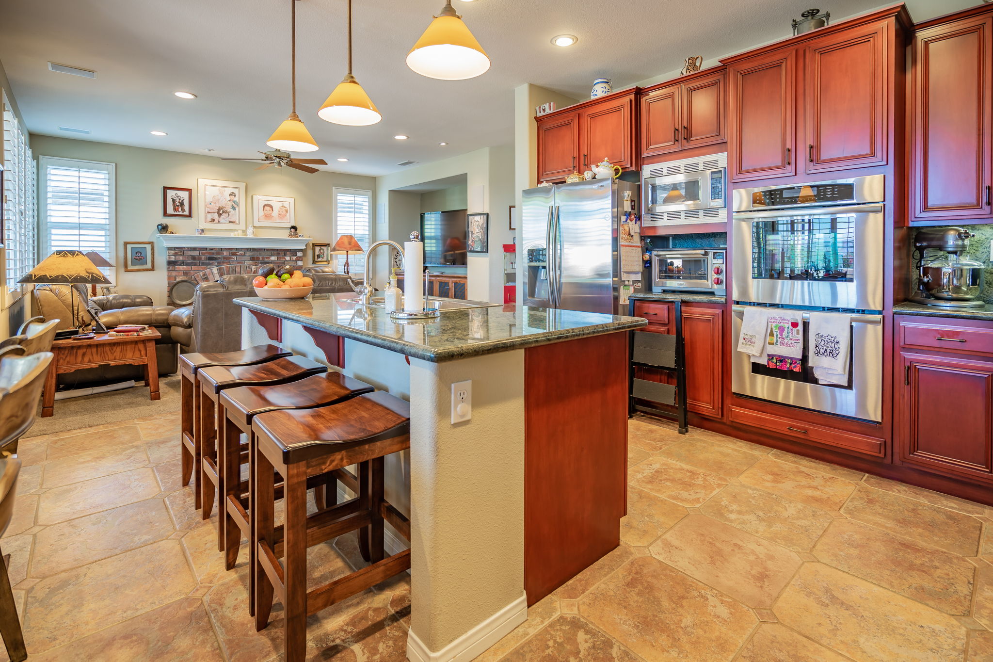 585 Blue Sky Cir, Simi Valley, CA 93065, US Photo 23