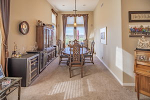 585 Blue Sky Cir, Simi Valley, CA 93065, US Photo 8