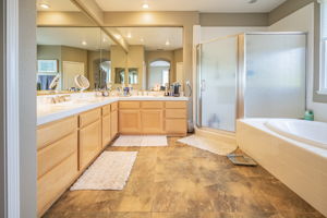 585 Blue Sky Cir, Simi Valley, CA 93065, US Photo 40