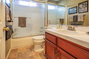 585 Blue Sky Cir, Simi Valley, CA 93065, US Photo 28