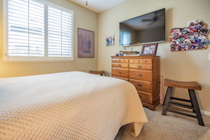 585 Blue Sky Cir, Simi Valley, CA 93065, US Photo 31