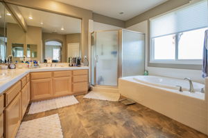 585 Blue Sky Cir, Simi Valley, CA 93065, US Photo 41