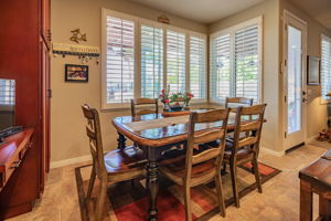 585 Blue Sky Cir, Simi Valley, CA 93065, US Photo 21
