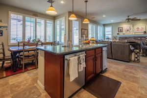 585 Blue Sky Cir, Simi Valley, CA 93065, US Photo 20