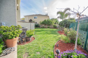 585 Blue Sky Cir, Simi Valley, CA 93065, US Photo 67