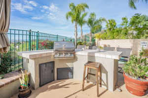 585 Blue Sky Cir, Simi Valley, CA 93065, US Photo 62