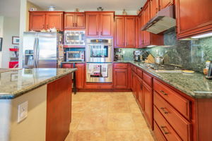 585 Blue Sky Cir, Simi Valley, CA 93065, US Photo 23