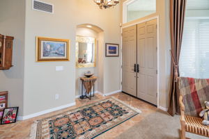 585 Blue Sky Cir, Simi Valley, CA 93065, US Photo 11