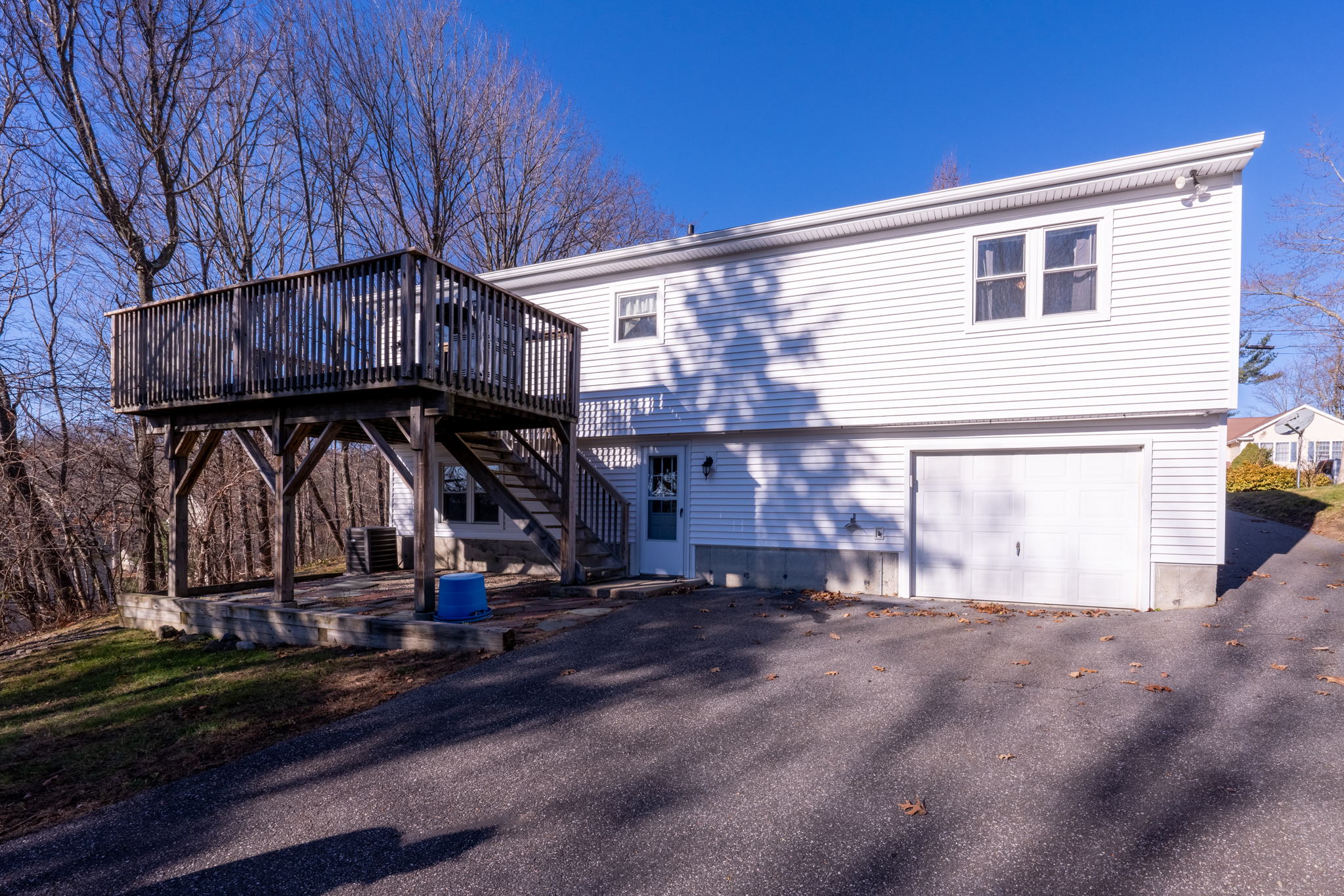 24 Parkwood Ave, Waterbury, CT 06708, USA Photo 4