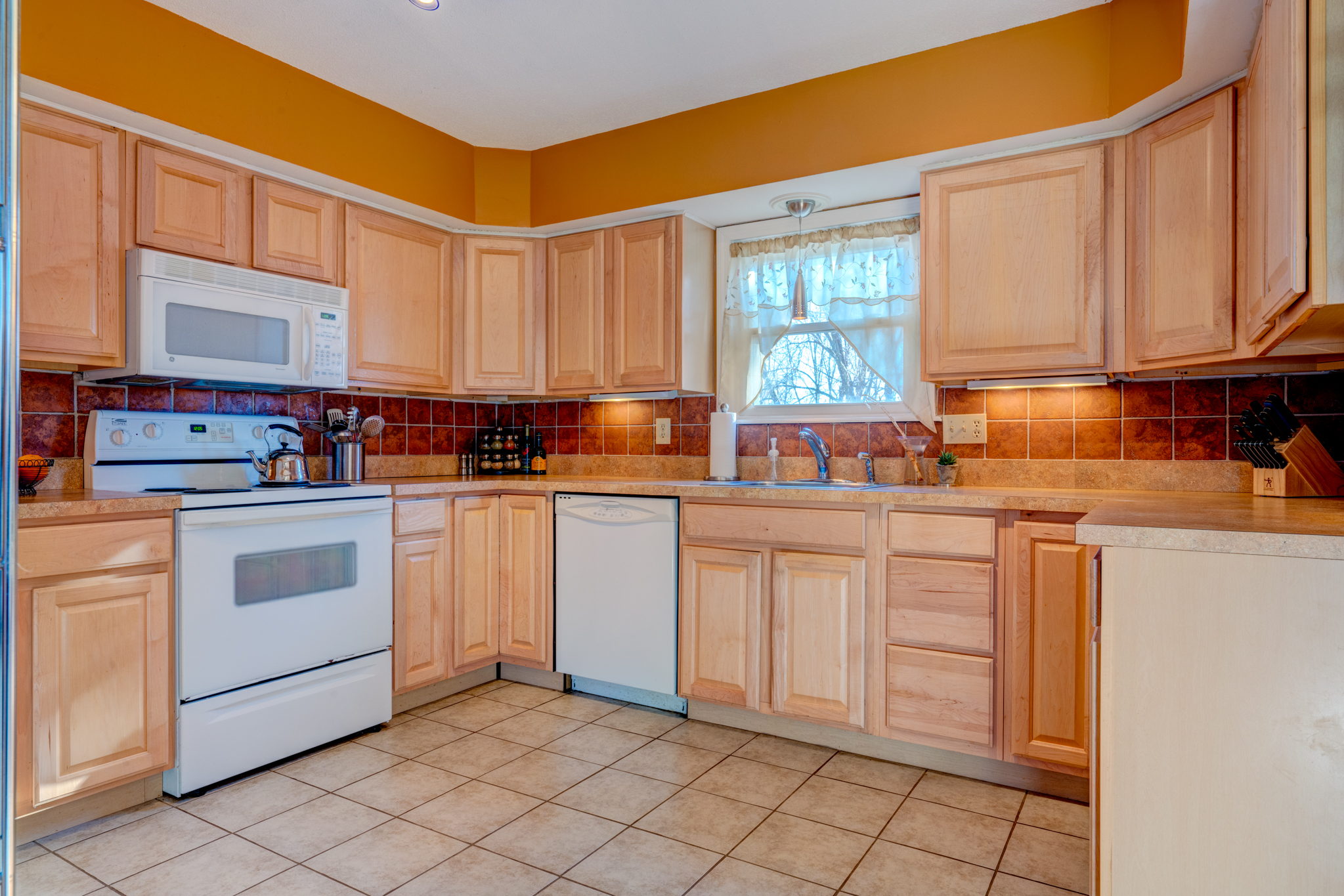 24 Parkwood Ave, Waterbury, CT 06708, USA Photo 17