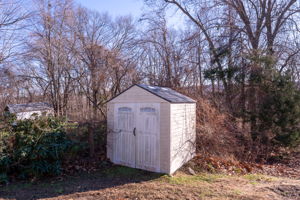 24 Parkwood Ave, Waterbury, CT 06708, USA Photo 6