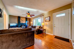 24 Parkwood Ave, Waterbury, CT 06708, USA Photo 9