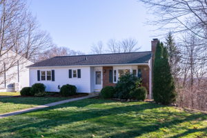 24 Parkwood Ave, Waterbury, CT 06708, USA Photo 1