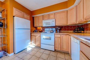 24 Parkwood Ave, Waterbury, CT 06708, USA Photo 14