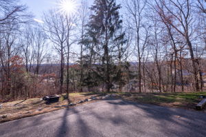 24 Parkwood Ave, Waterbury, CT 06708, USA Photo 5