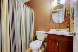 24 Parkwood Ave, Waterbury, CT 06708, USA Photo 18