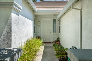23 Batavia Ct, Sacramento, CA 95835, USA Photo 3