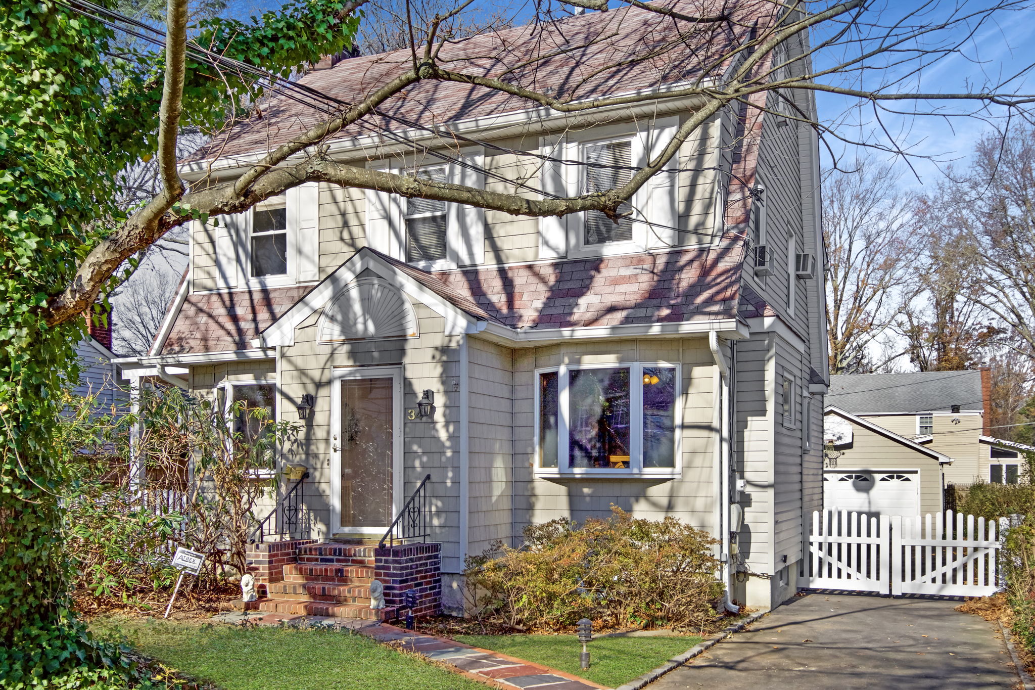 34 Roosevelt St, Glen Cove, NY 11542 IPB photo