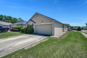 Welcome to 5596 Oak Crossing Court