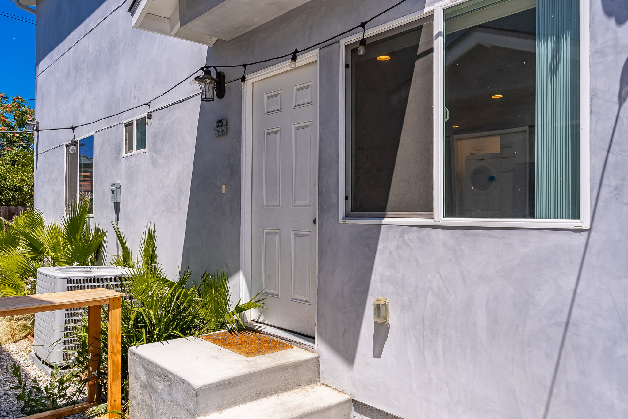 1325 W 37th Dr, Los Angeles, CA 90007, USA Photo 27