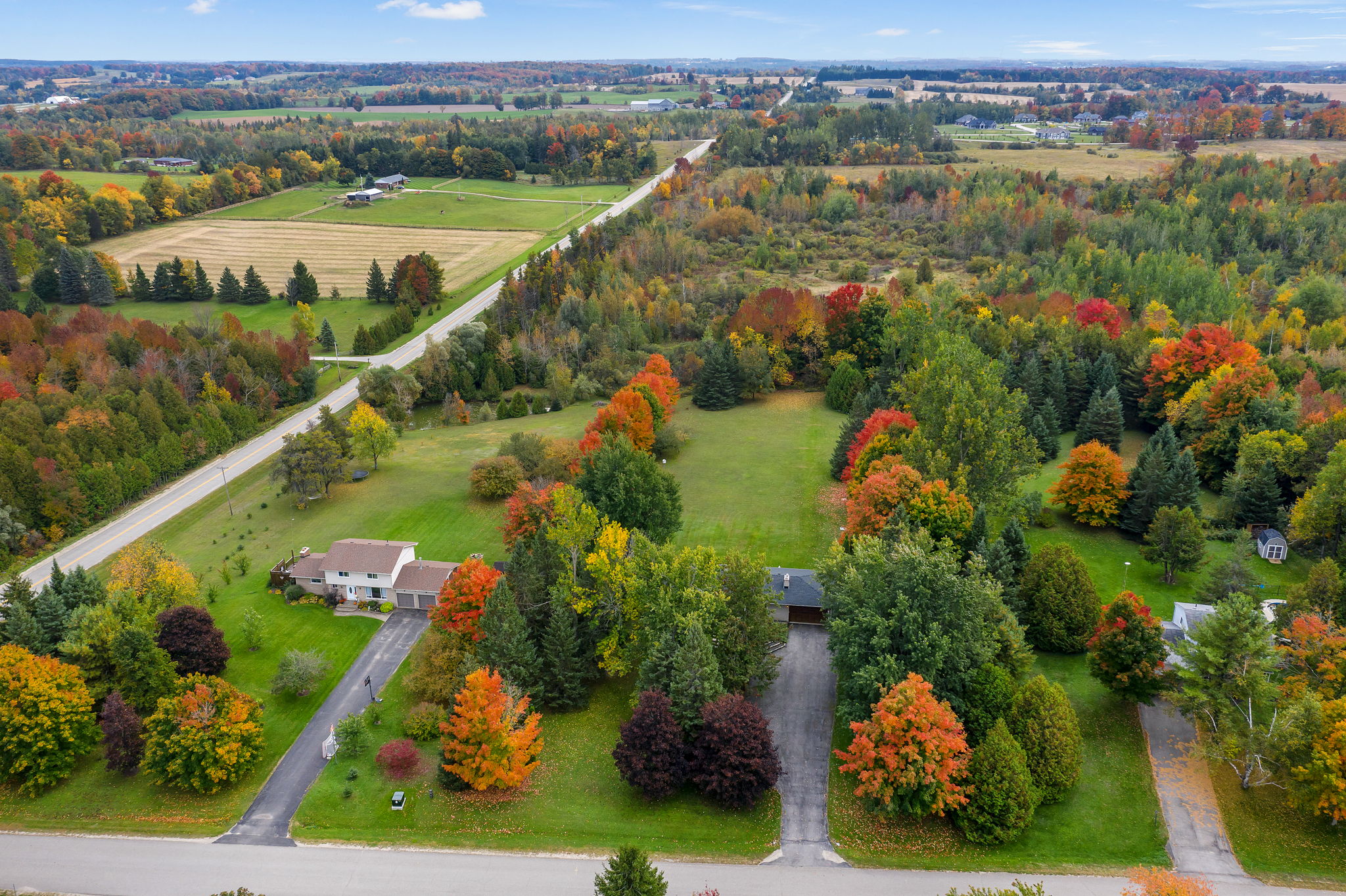 9 Maplewood Dr, Amaranth, ON L9V 3N7, CA Photo 3