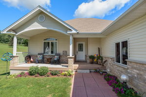 26 Scott St, Grand Valley, ON L0N 1G0, CA Photo 2