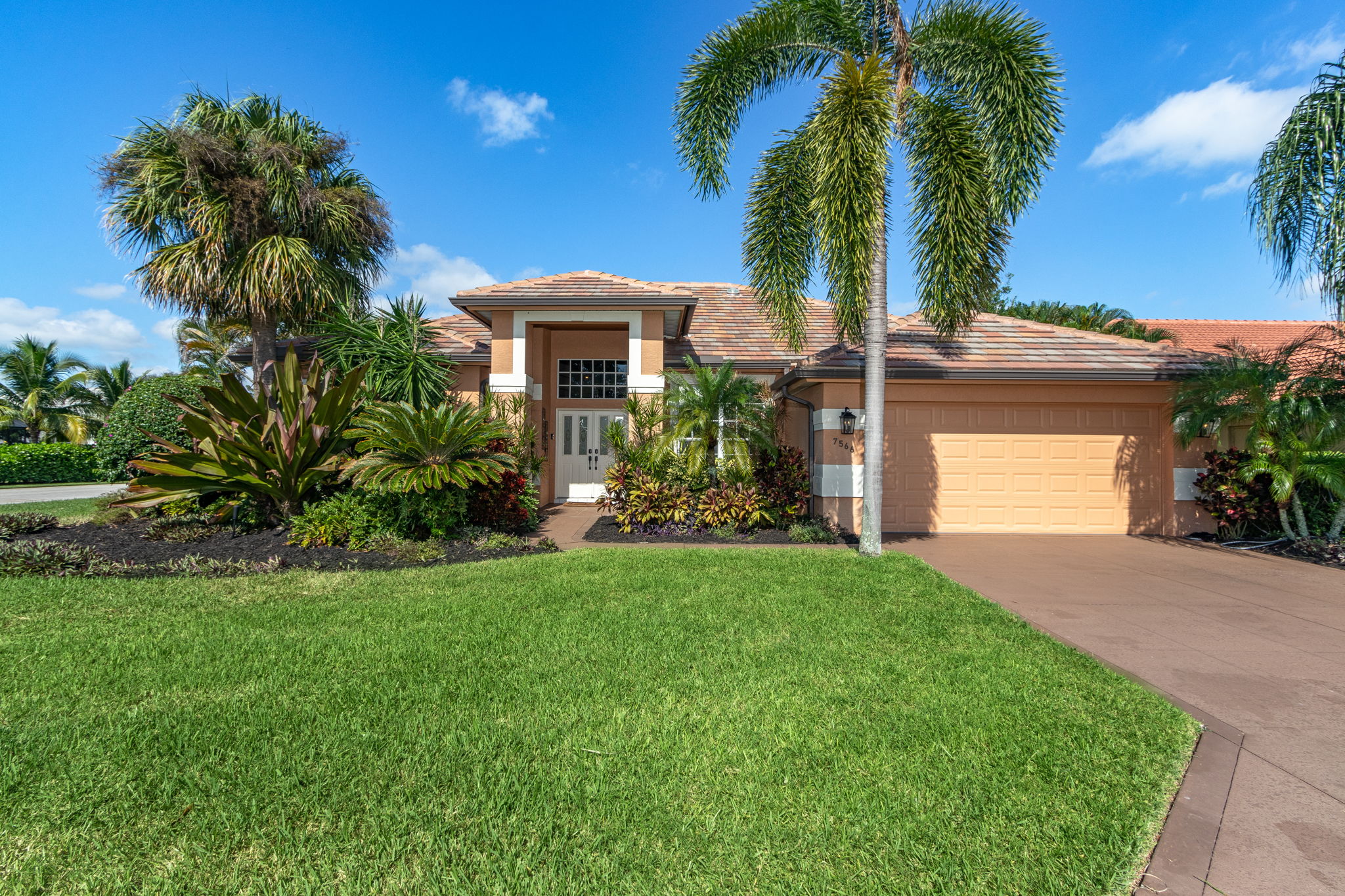 7566 Citrus Hill Ln, Naples, FL 34109, US Photo 1