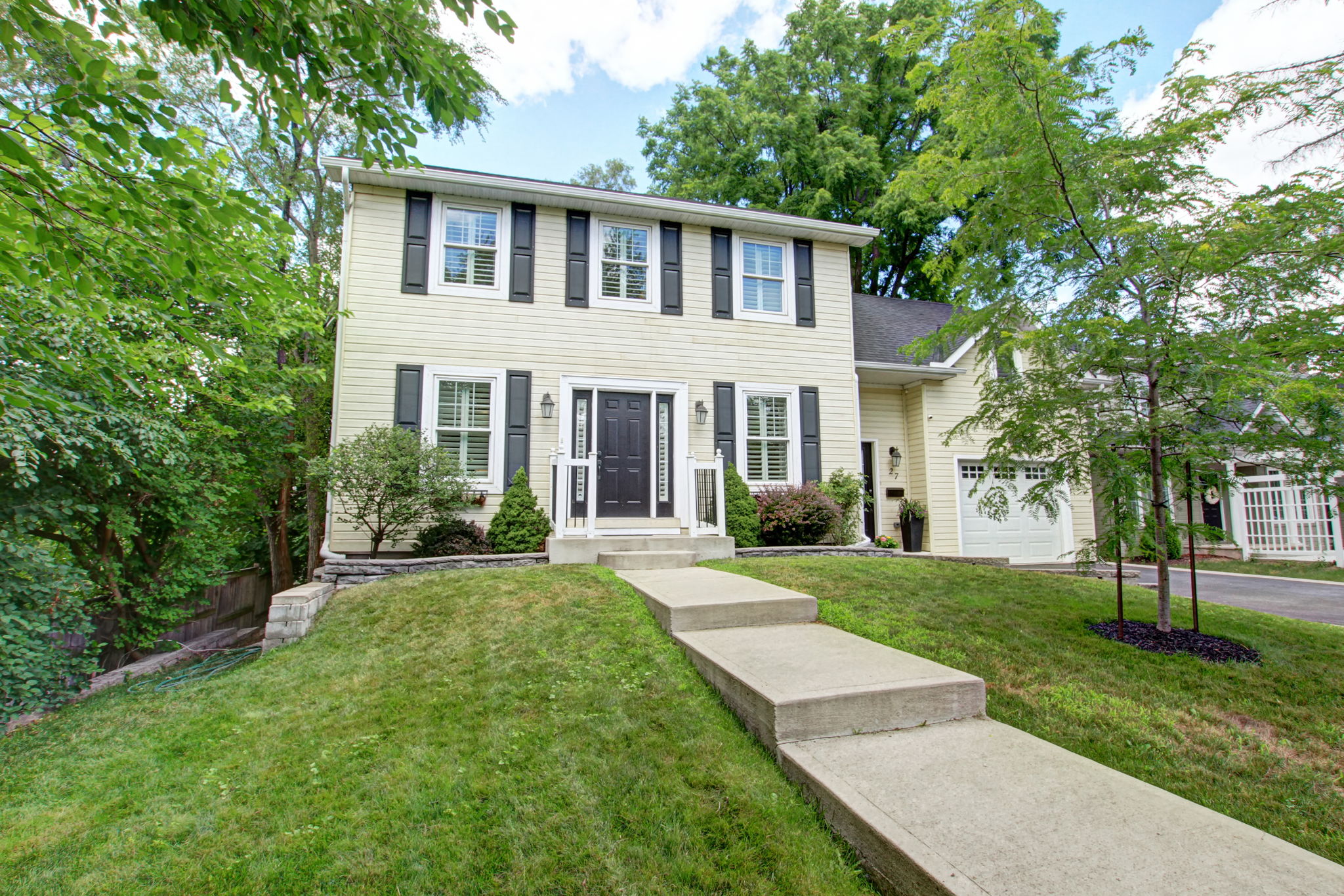 27 Fairwood Pl W, Burlington, ON L7T 1E4 Houses By Hilary