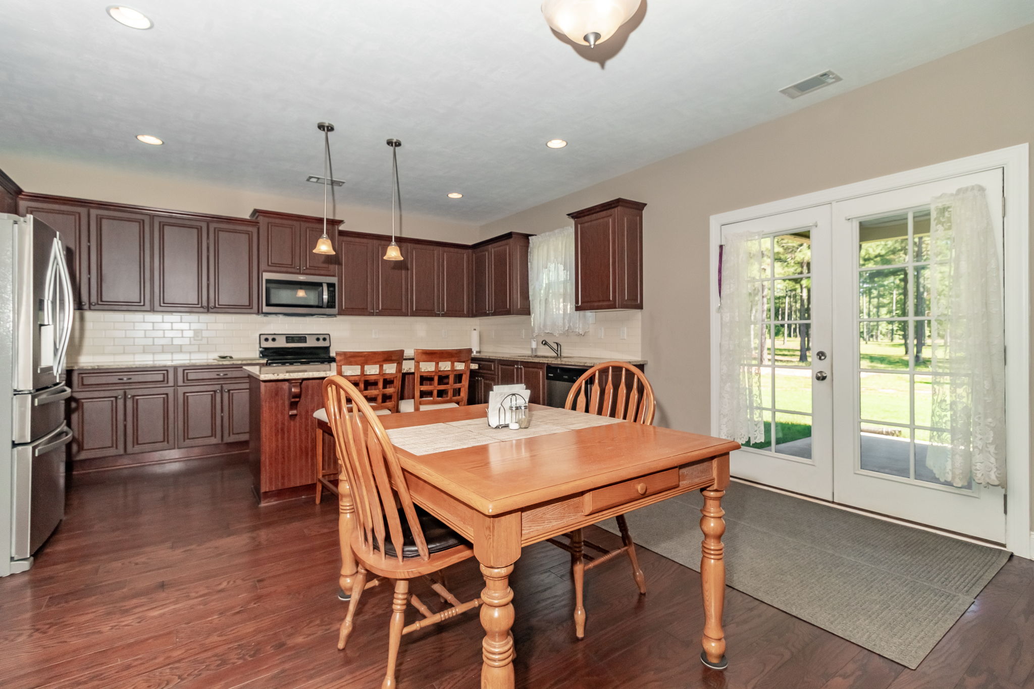 Kitchen/Breakfast Area