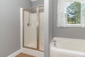 Owner's En-Suite Bath