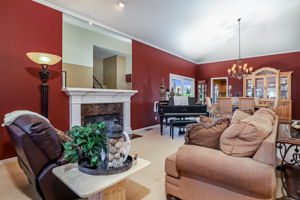 584 Grimsby Ln, Danville, CA 94506, USA Photo 9