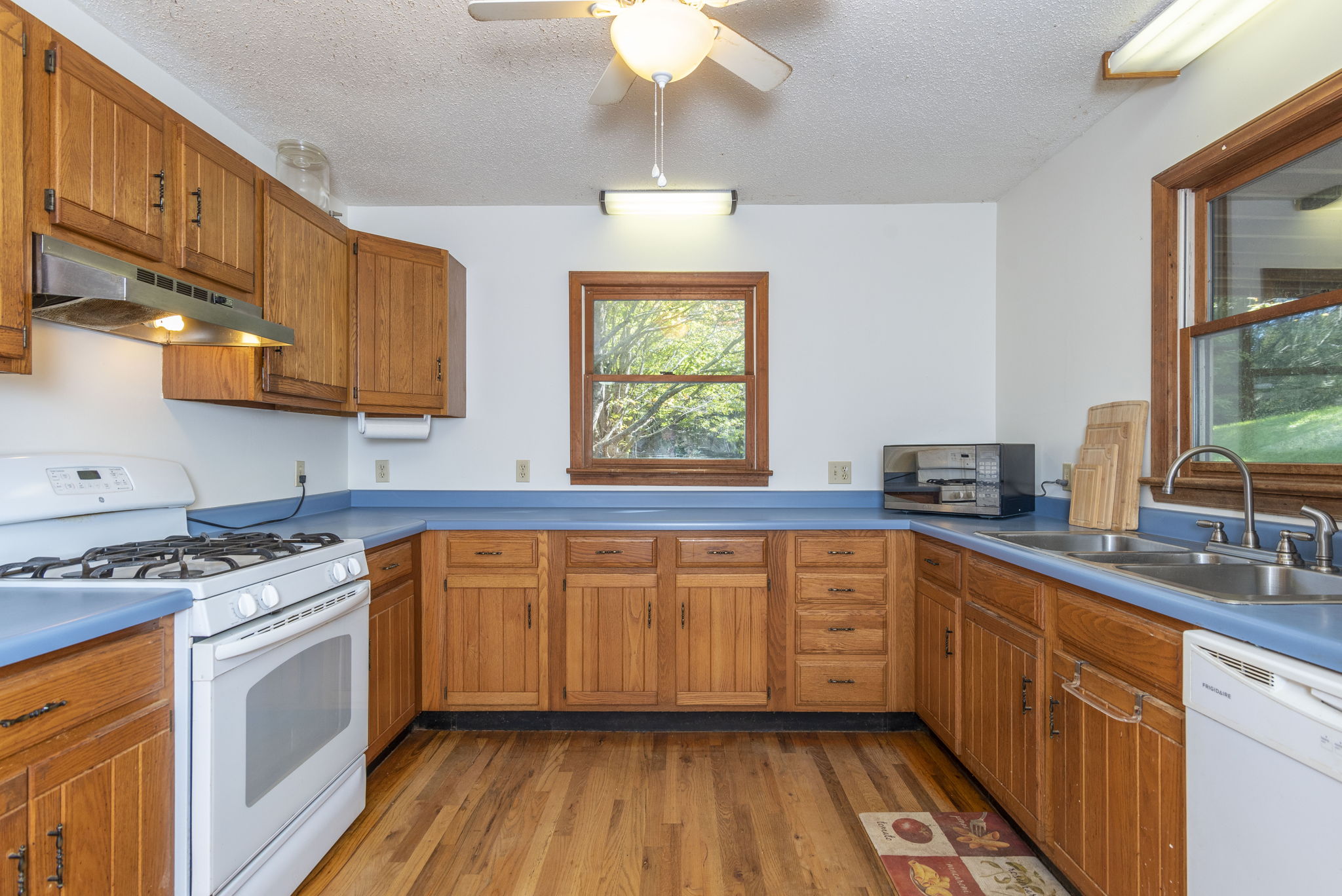 118 Victory Ln, Burnsville, NC 28714, US Photo 6