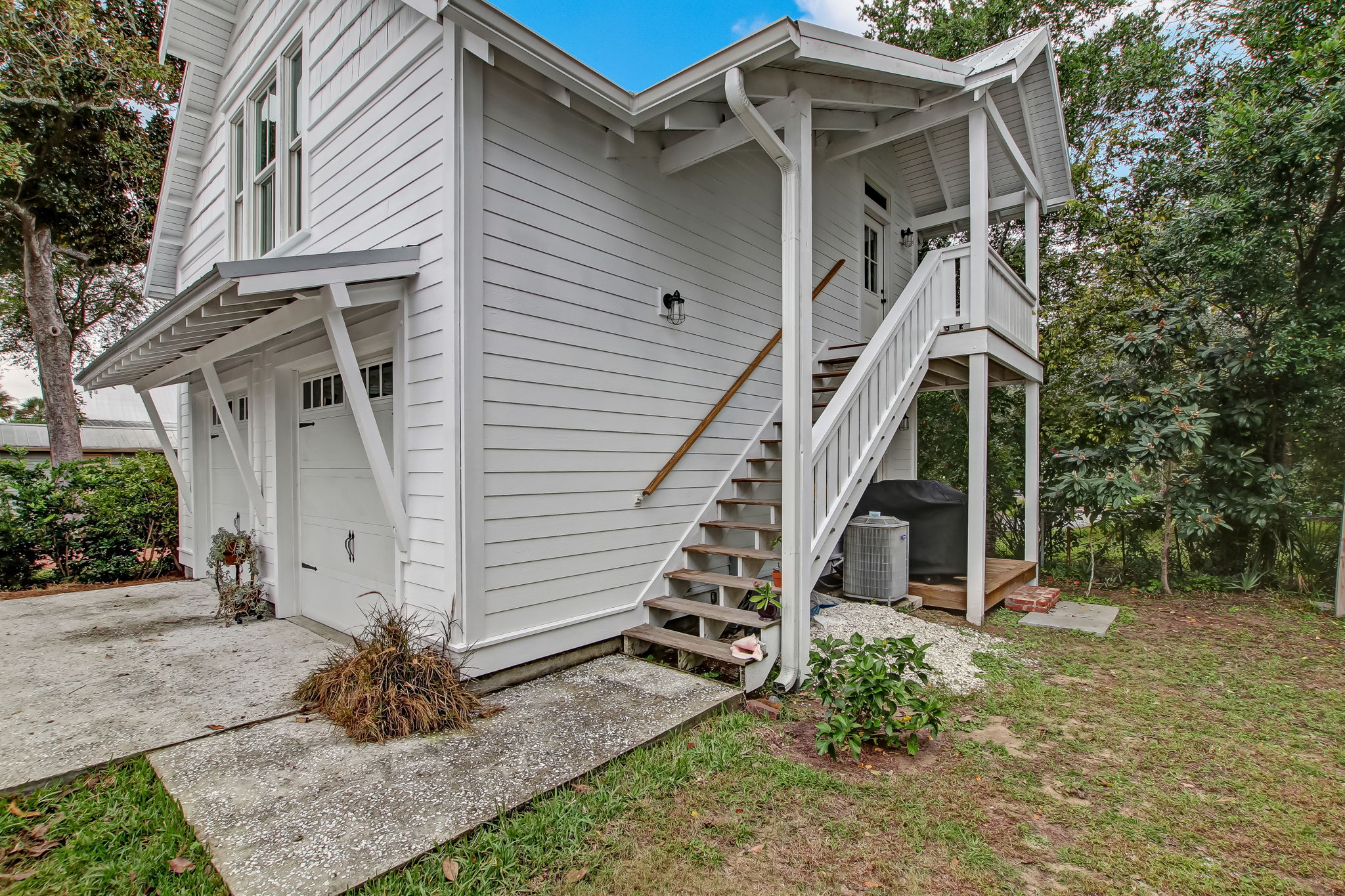 Garage & Carriage House