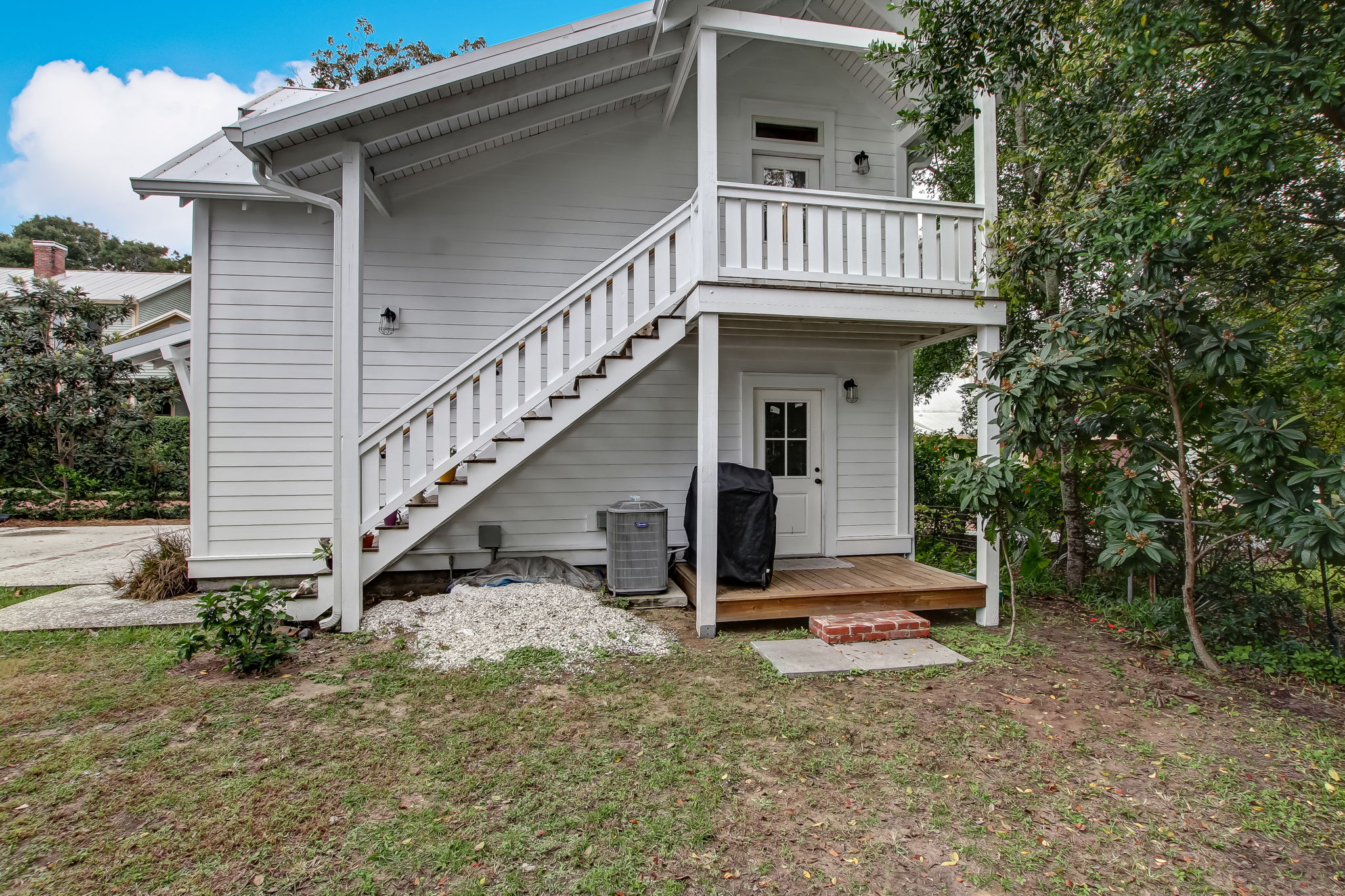 Garage & Carriage House