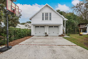 Garage & Carriage House