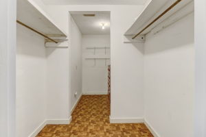 Walk-in Closet