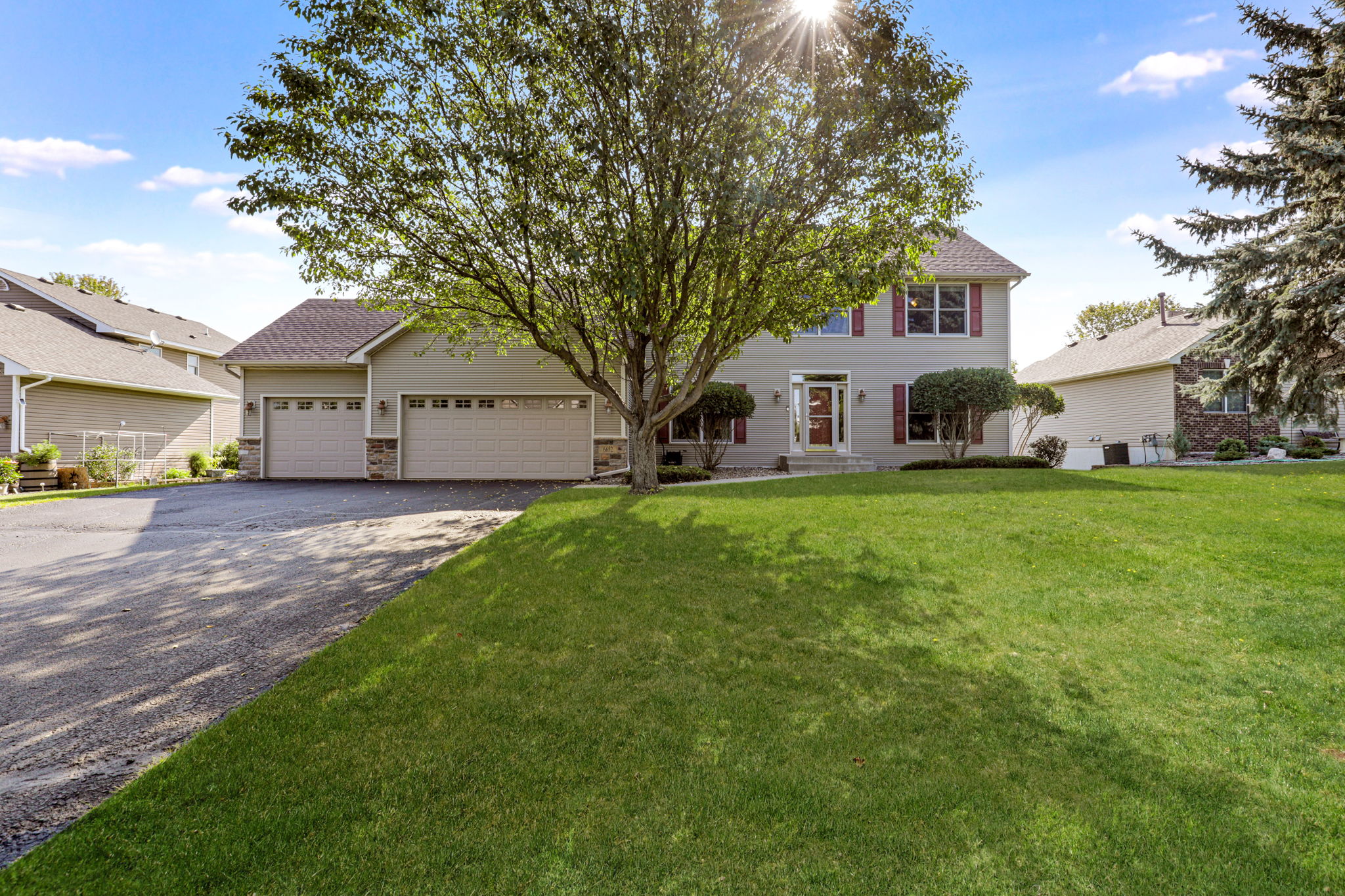 6652 Clearwater Creek Dr, Lino Lakes, MN 55038, USA Photo 2