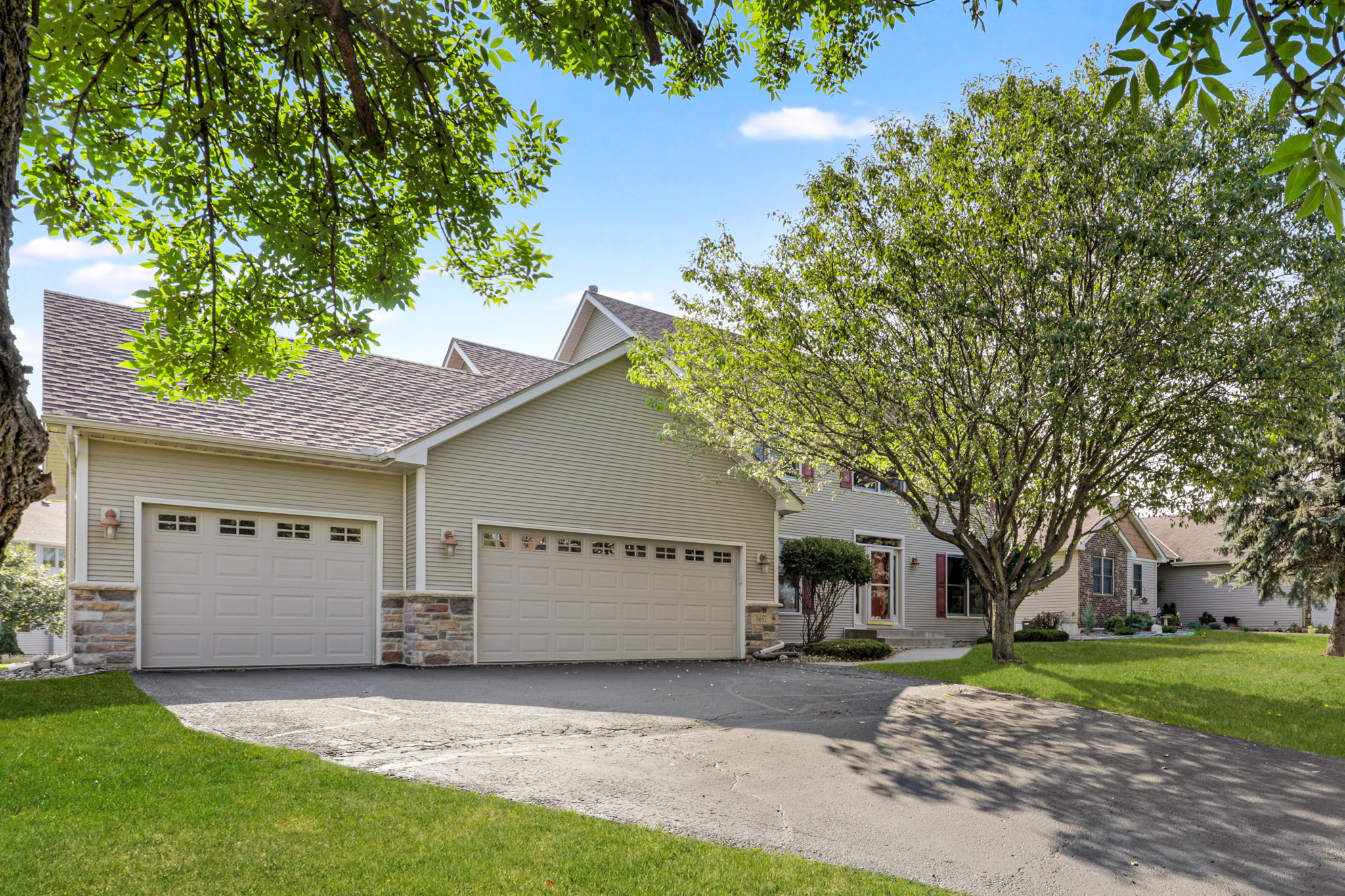 6652 Clearwater Creek Dr, Lino Lakes, MN 55038, USA Photo 5