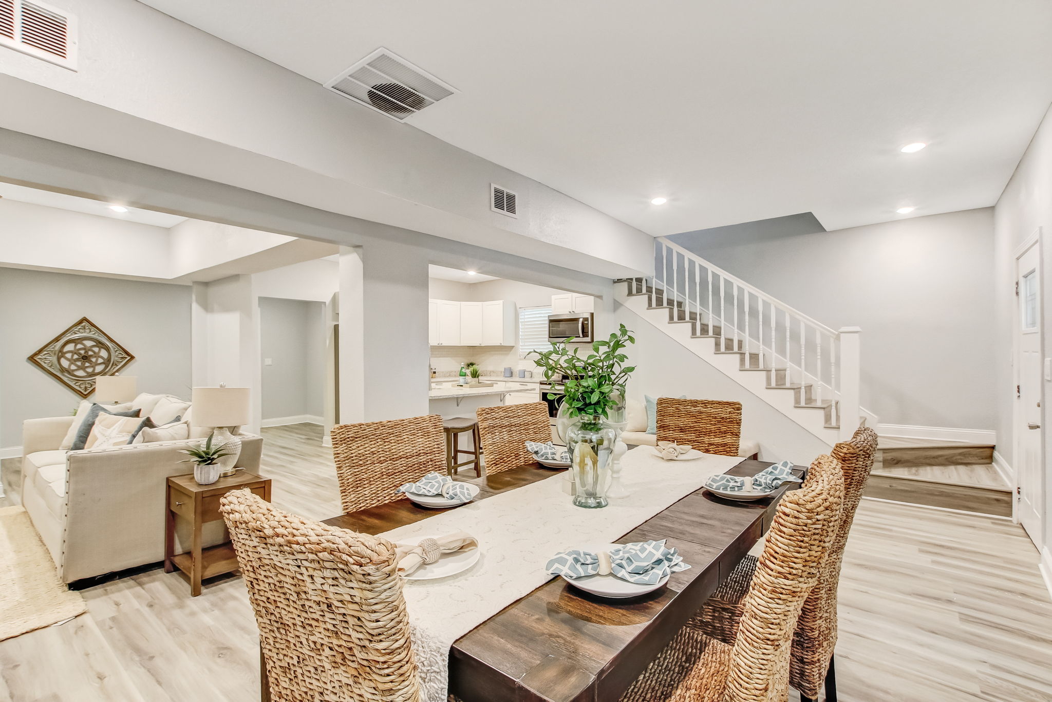 1438 Ryar Rd, Jacksonville, FL 32216 ECVT