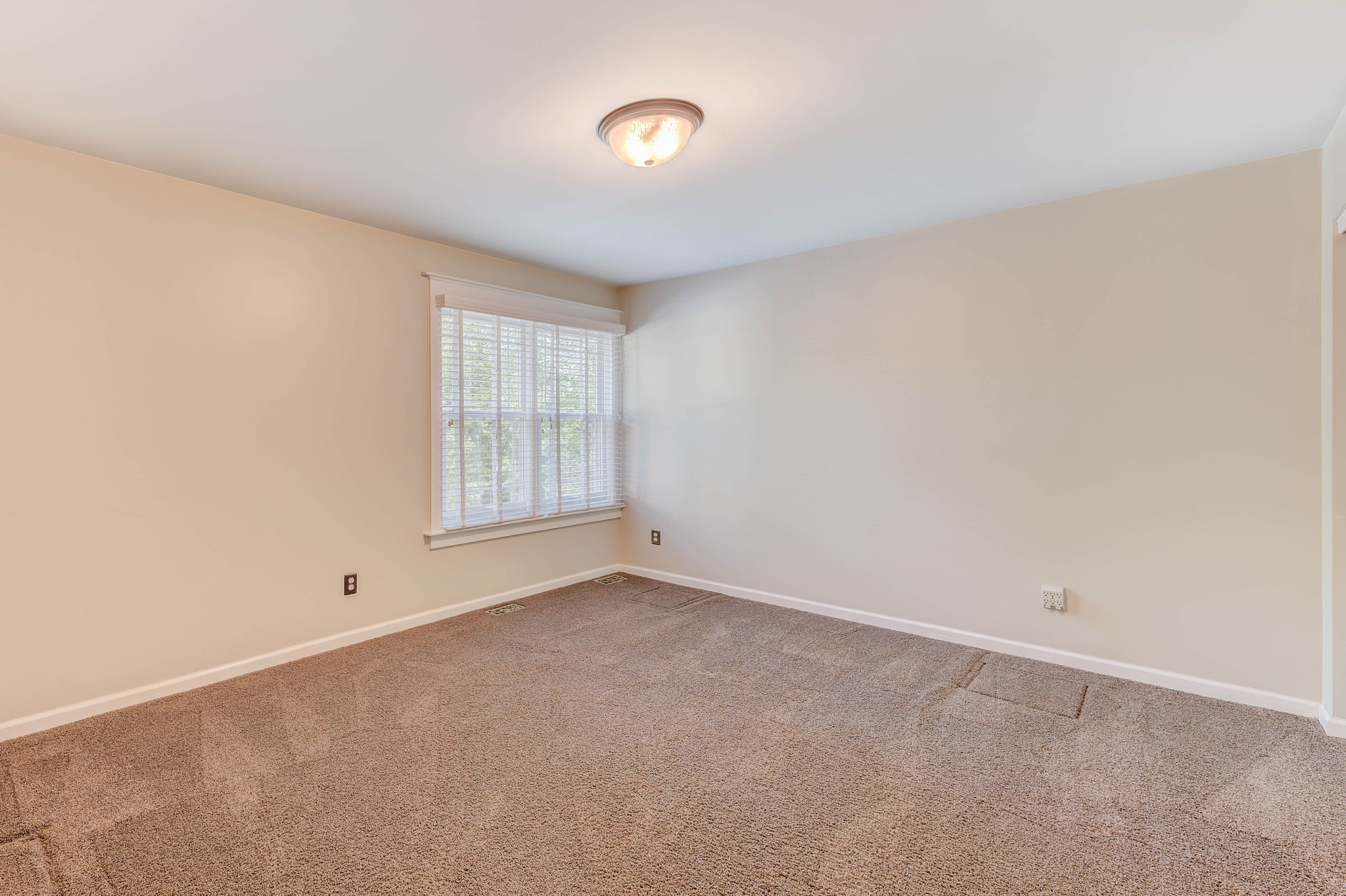 9291 Old Bonhomme Rd, Olivette, MO 63132 ArchiPix