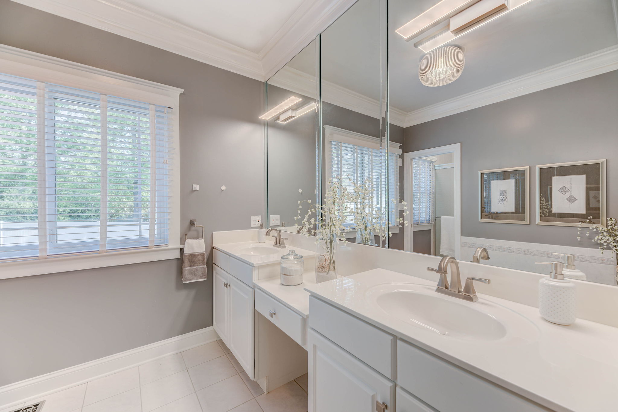 9291 Old Bonhomme Rd, Olivette, MO 63132 ArchiPix